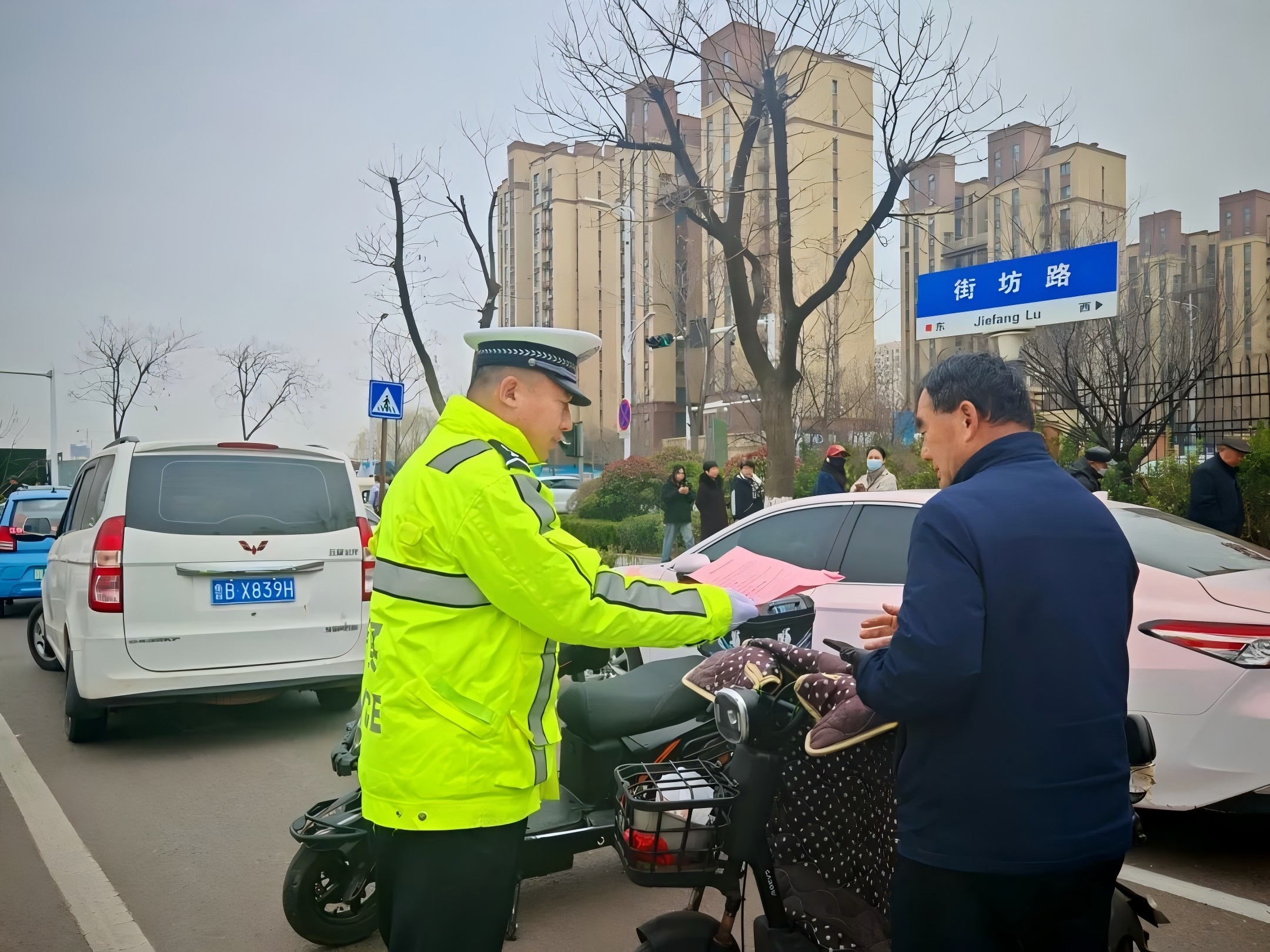 警校携手筑防线，胶州公安走进校园开展安全知识讲堂！